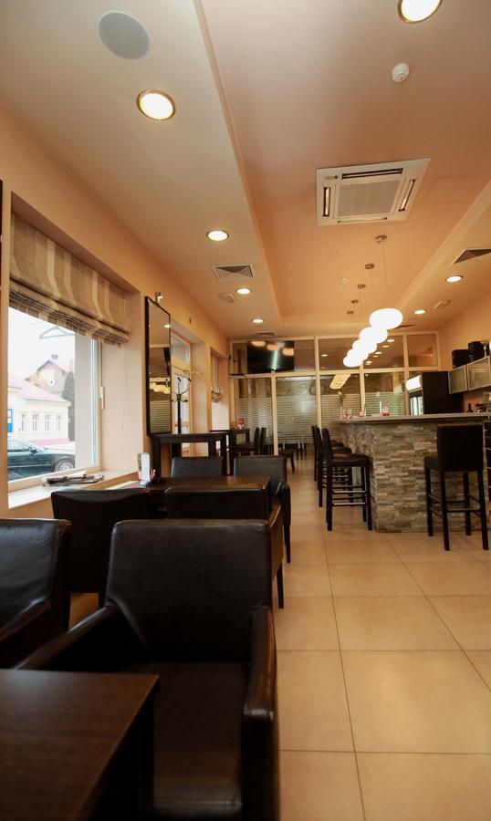 Hotel Petrijevci บิโซวัส ภายนอก รูปภาพ
